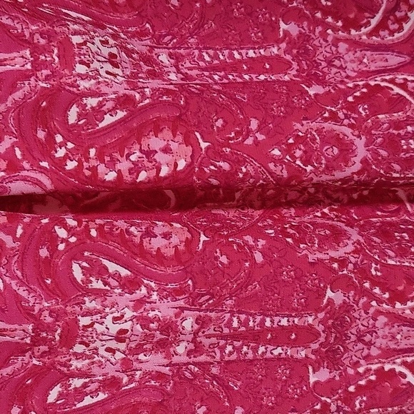 Violet & Claire Pink and White Print Lightweight Sleeveless Top - Size M - Picture 2 of 5